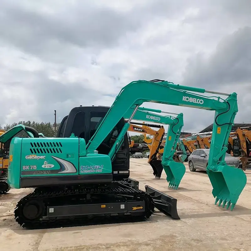 Kobelco Sk75