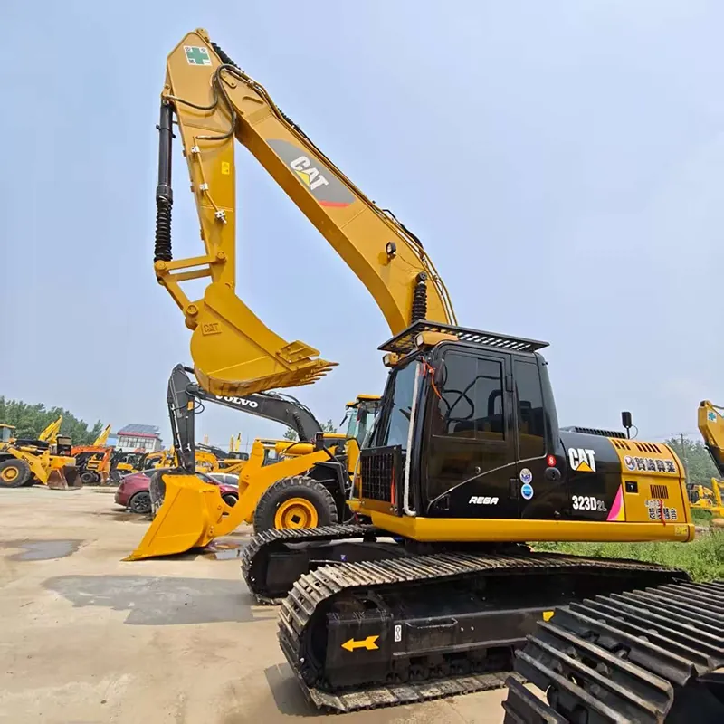CAT 323D2L