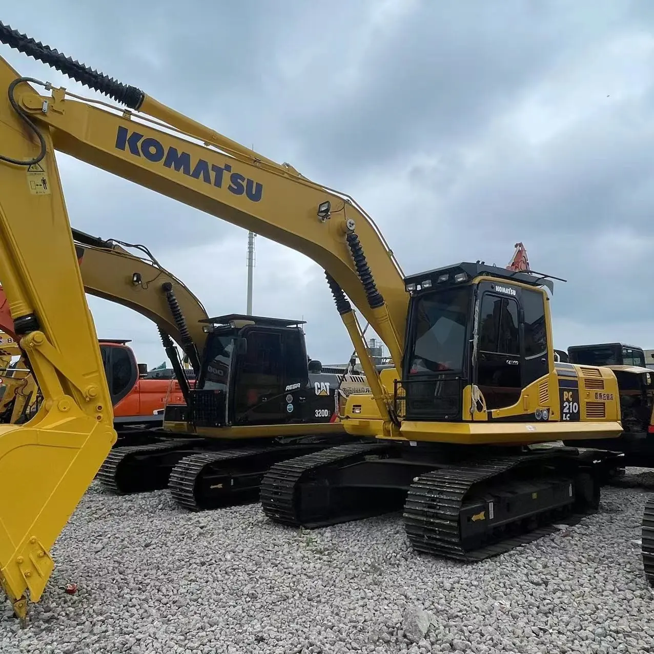 Komatsu PC210LC